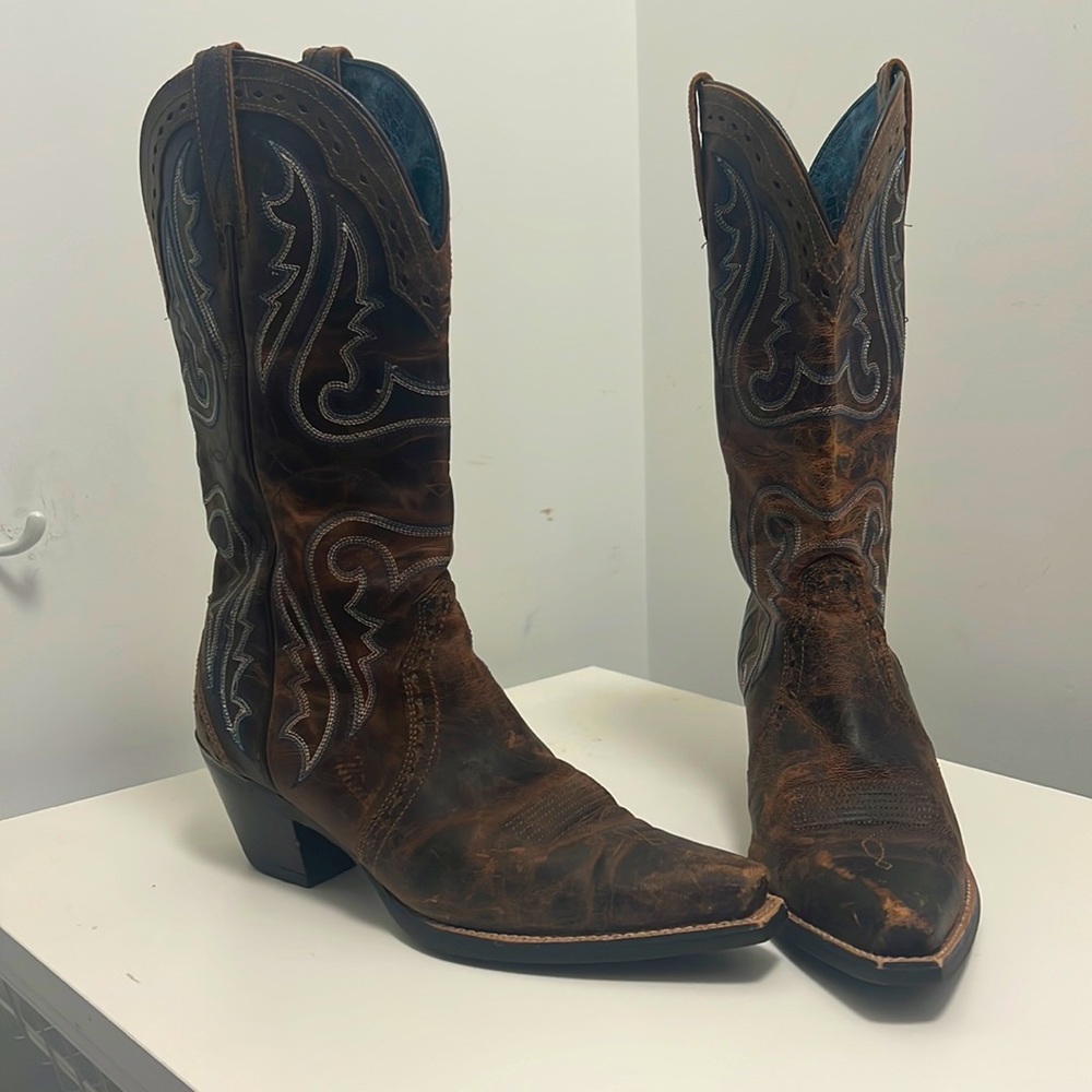 Ariat leather cowboy boots